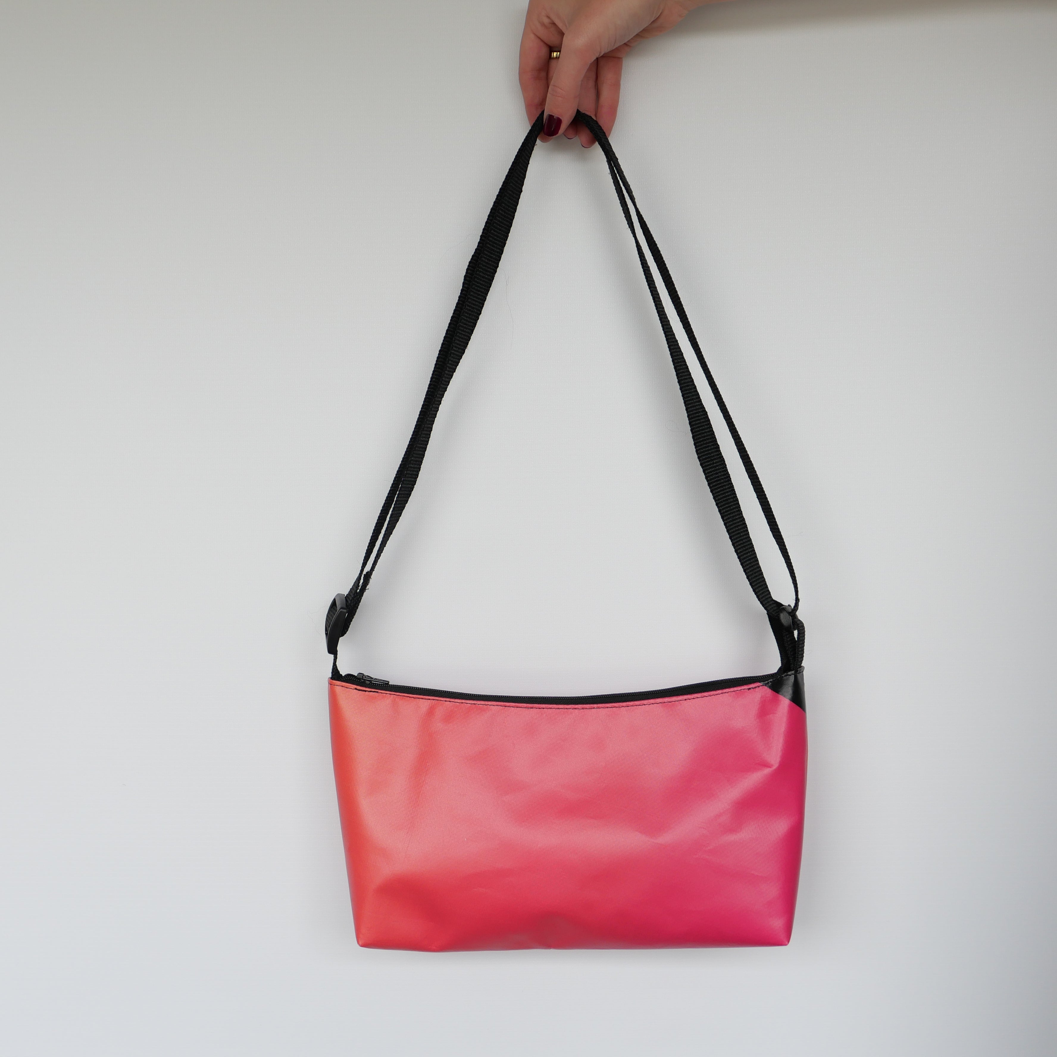 BANNR Shoulder Bag